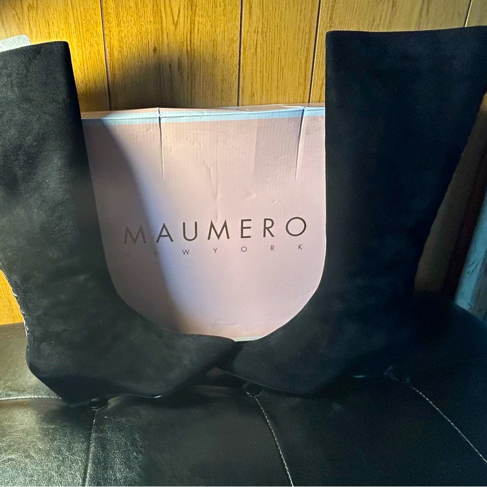 Maumero Suade women’s boots size 6 Simone style
